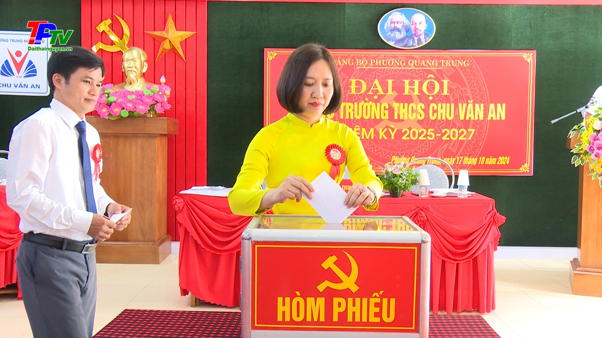 Chi bộ trường THCS Chu Văn An: Đại hội chi bộ nhiệm kỳ 2025 - 2027.