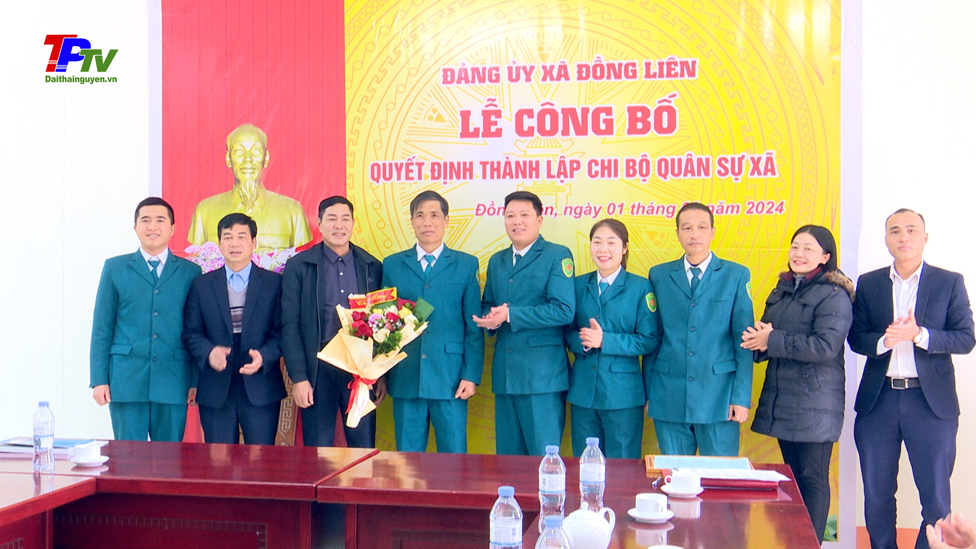 Đảng ủy xã Đồng Liên tổ chức công bố quyết định thành lập Chi bộ quân sự xã.