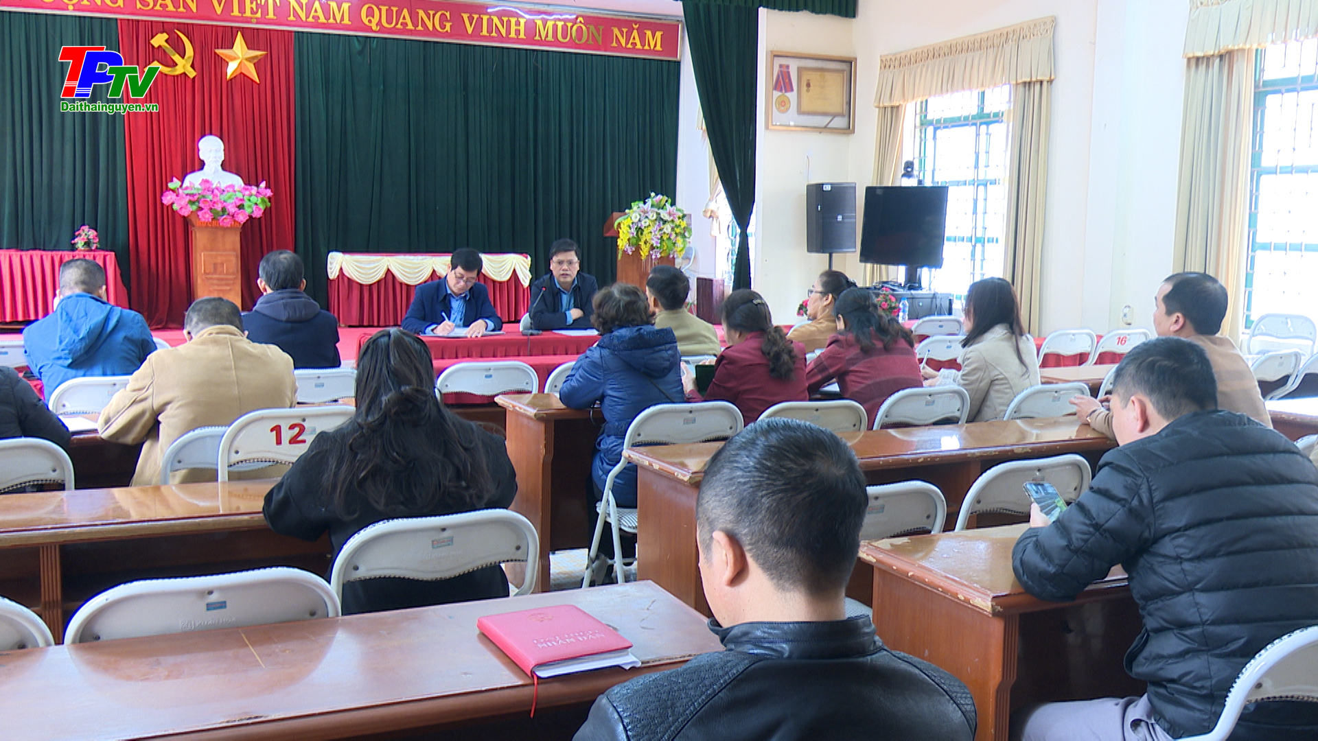 Vận động, thuyết phục, đối thoại với bà Huỳnh Thị Kim Thoa nhận tiền, đất và bàn giao mặt bằng để thực hiện Dự án.