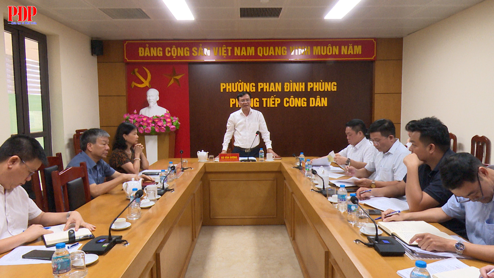 Hội nghị công bố các Quyết định về công tác cán bộ.
