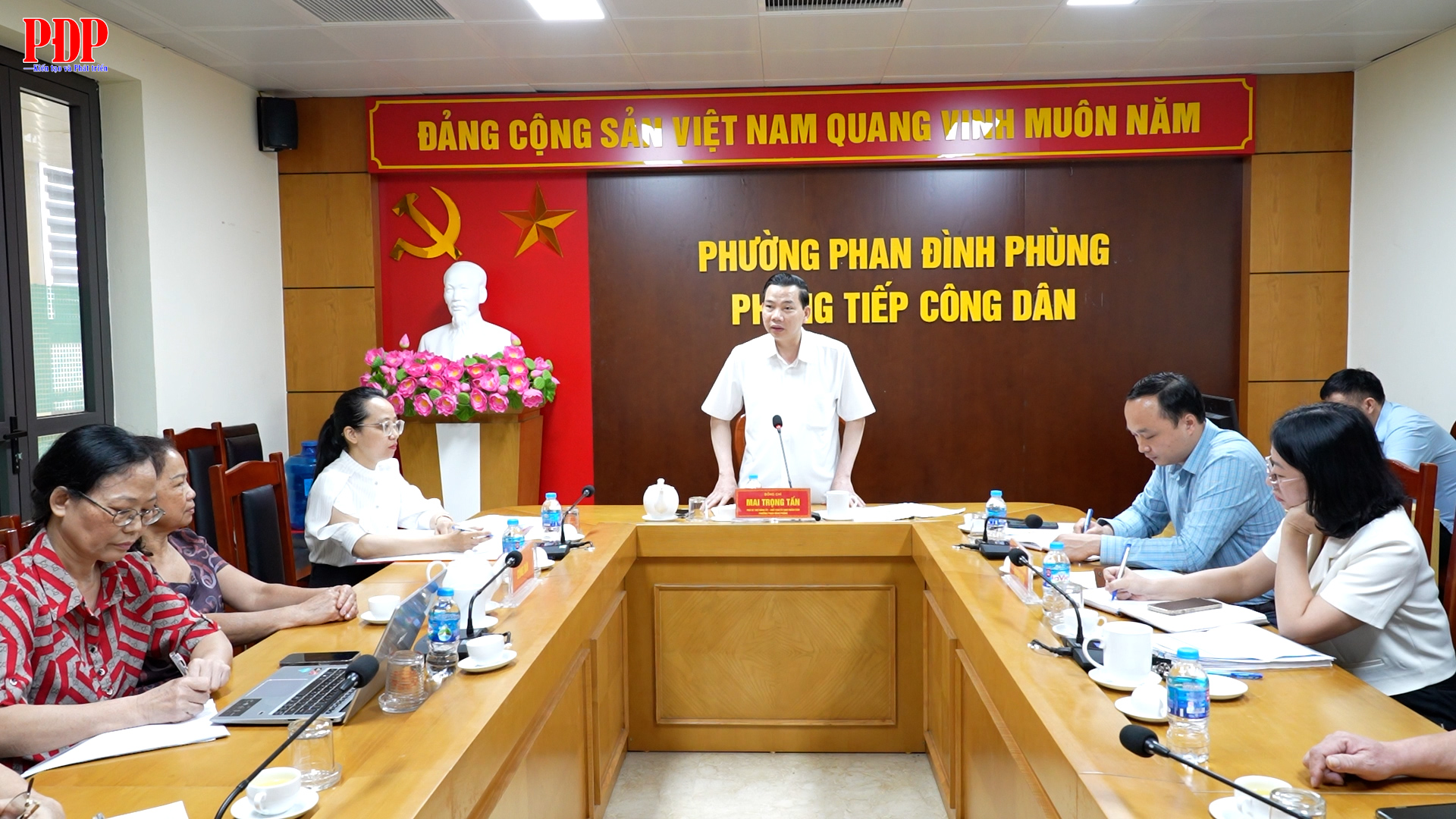 Đồng chí Chủ tịch UBND phường Phan Đình Phùng tiếp công dân định kỳ tháng 4/2026