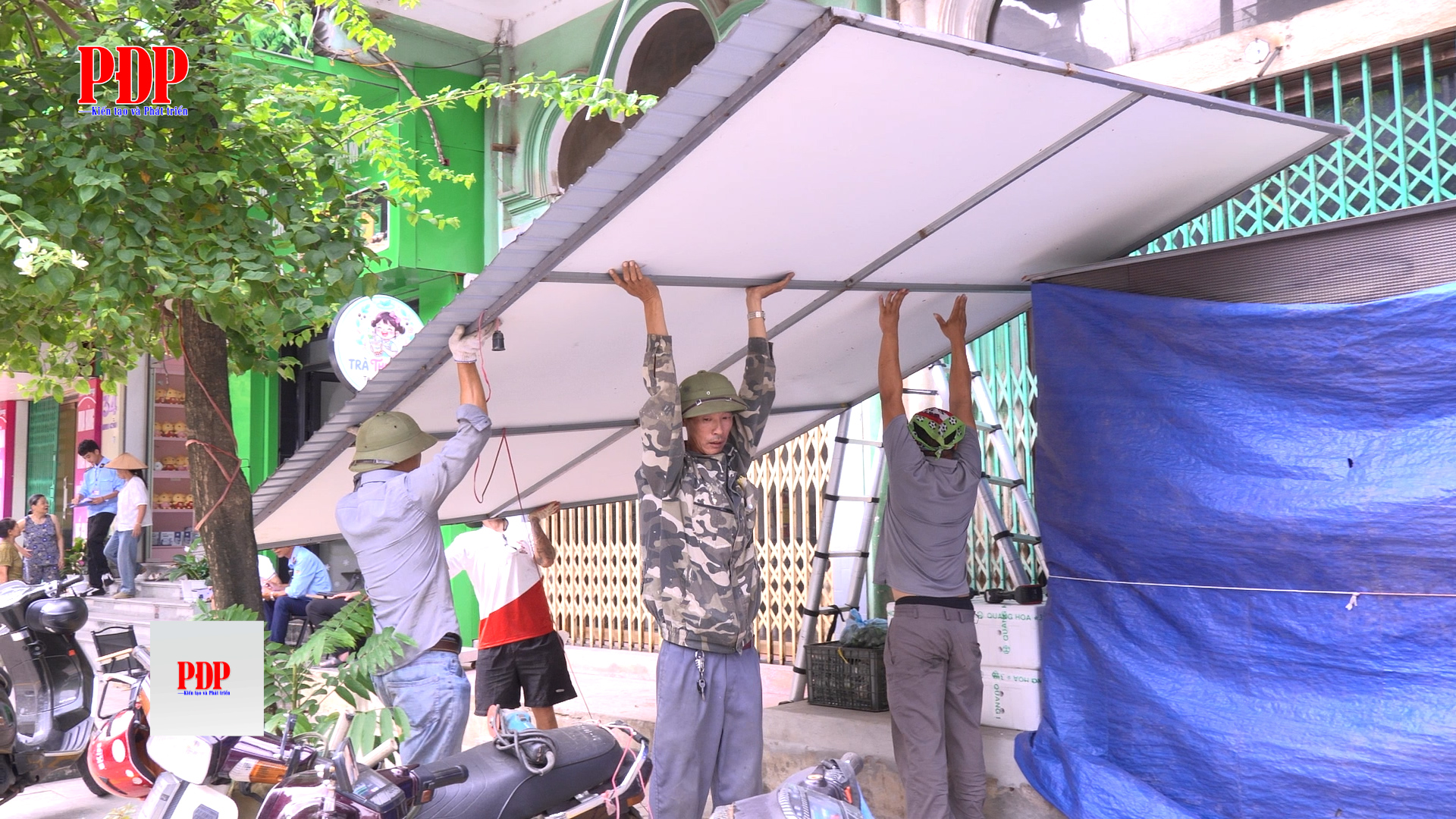 Phường Phan Đình Phùng tăng cường tuyên truyền và xử lý vi phạm hành lang đô thị.