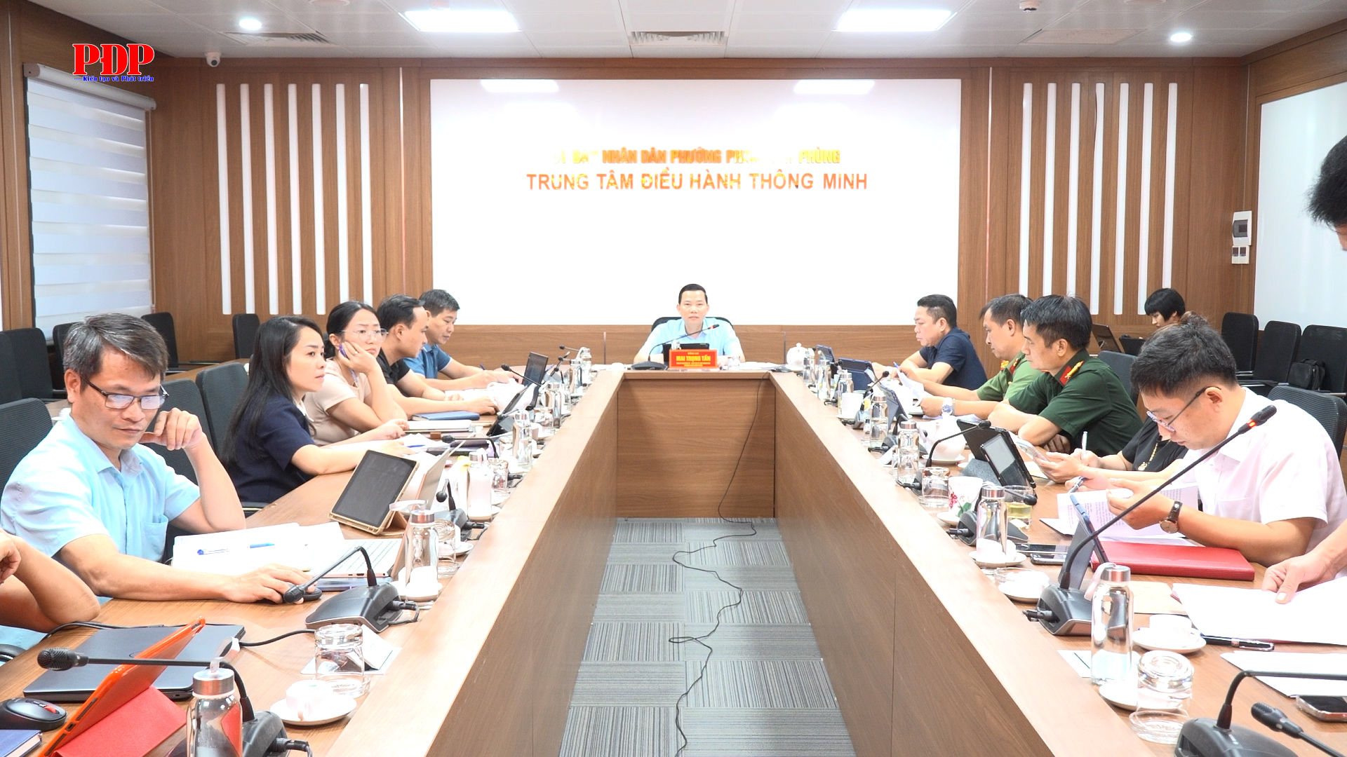 Giao ban Chủ tịch và các Phó Chủ tịch UBND phường Phan Đình Phùng: Đôn đốc thực hiện các nhiệm vụ trọng tâm.