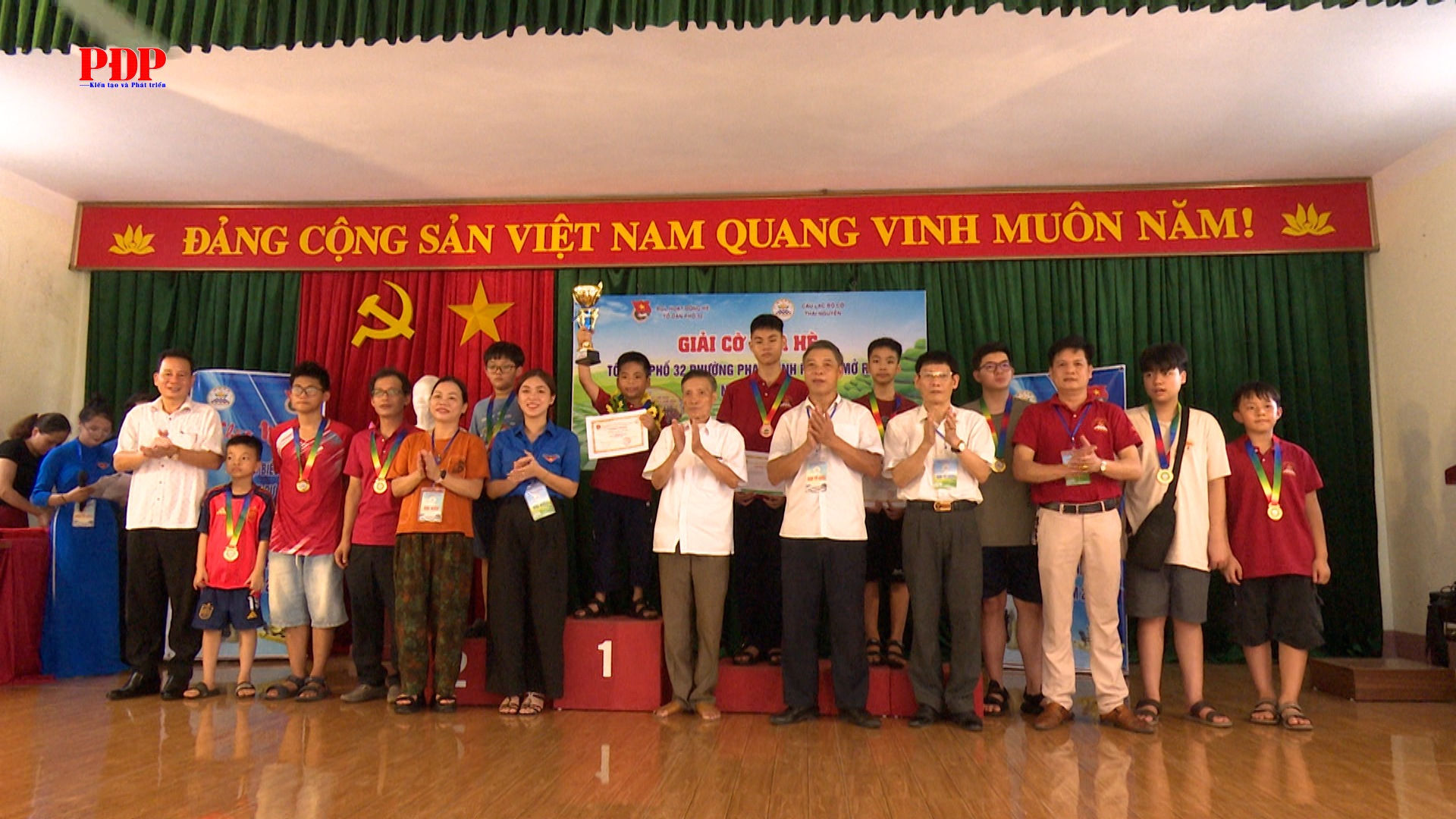 Hơn 120 kỳ thủ tranh tài tại Giải Cờ vua hè Tổ dân phố 32 phường Phan Đình Phùng