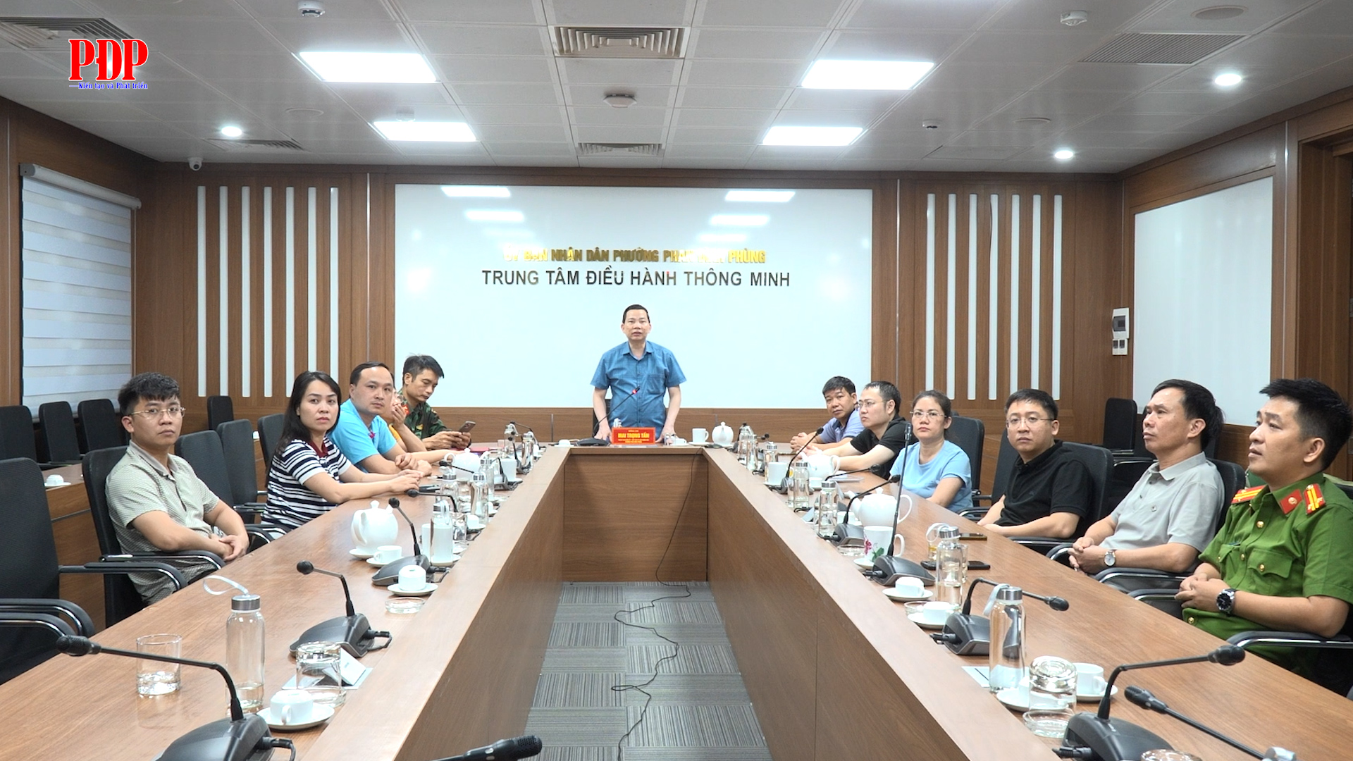UBND phường Phan Đình Phùng họp khẩn, triển khai ngay các biện pháp ứng phó mưa lũ