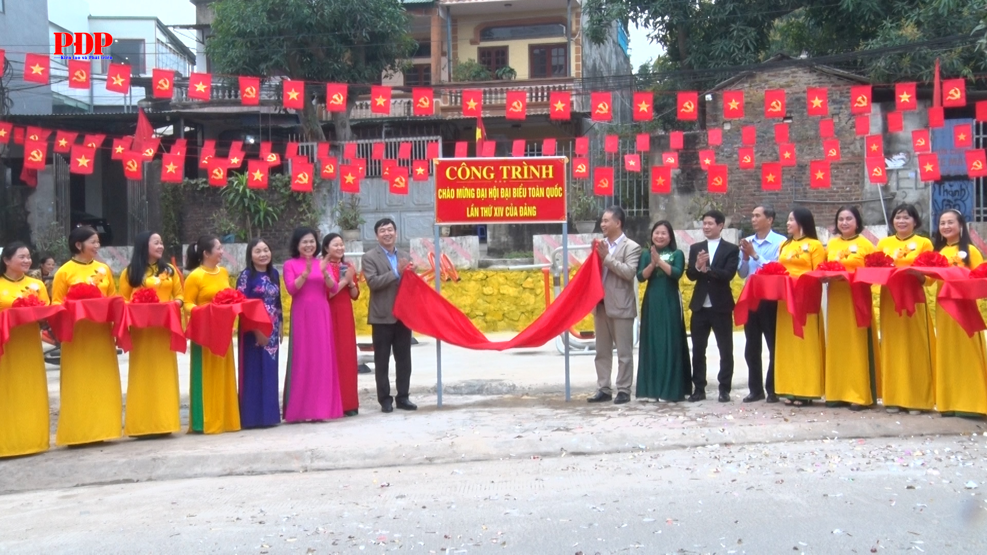 Khánh thành và bàn giao Khu tập thể dục liên hoàn tại Tổ dân phố 67, phường Phan Đình Phùng.