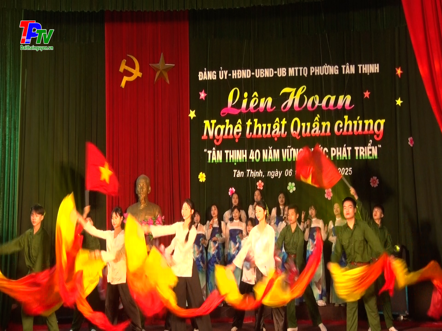 Liên hoan nghệ thuật quần chúng Kỷ niệm 40 năm Ngày thành lập phường Tân Thịnh.