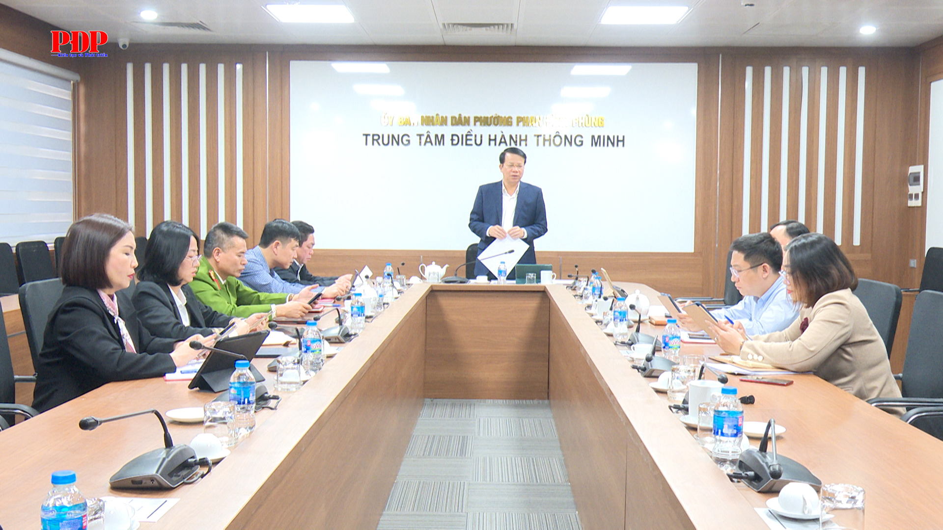 Phiên họp thường kỳ UBND phường Phan Đình Phùng tháng 11-2025.