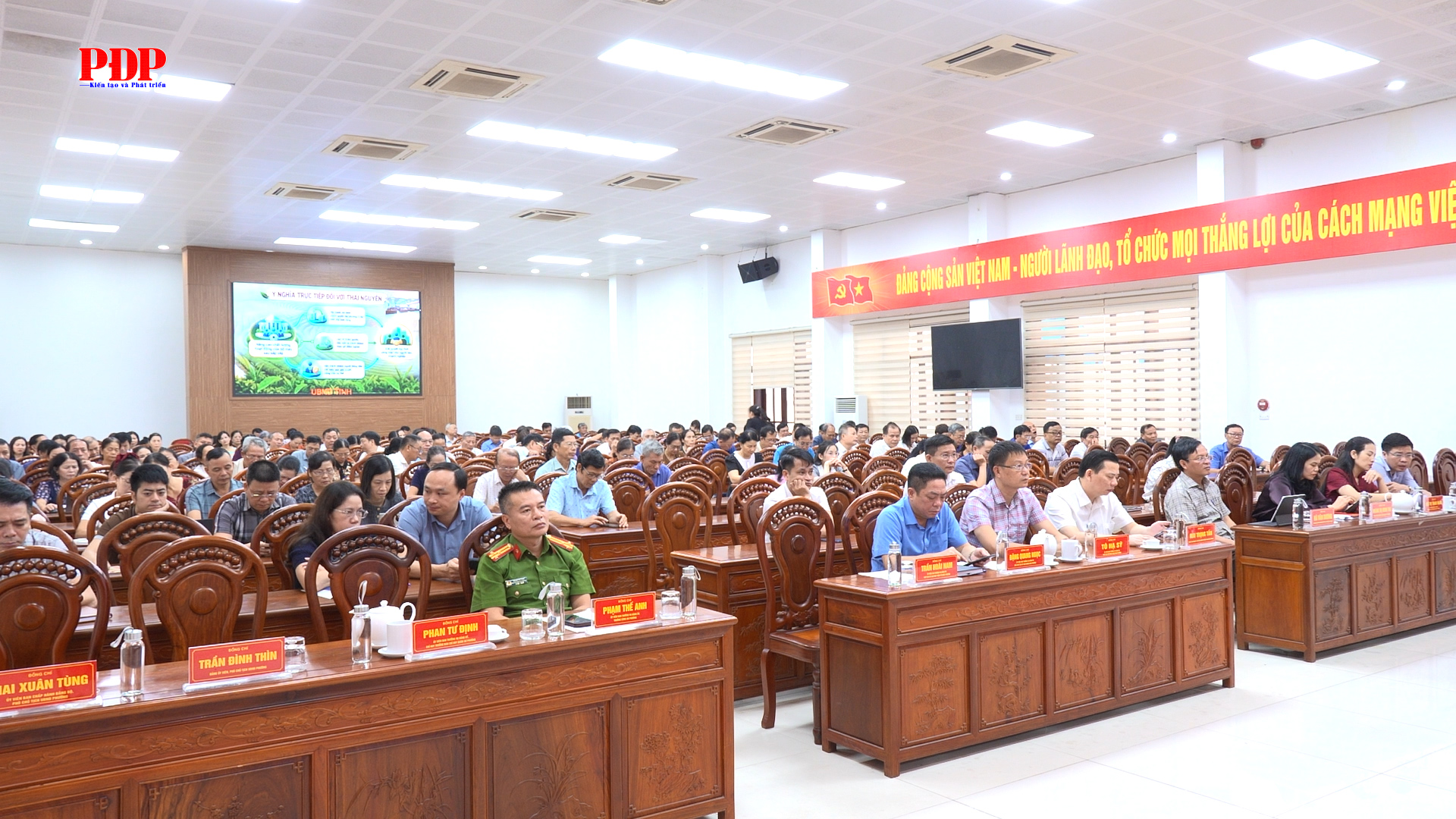 Phường Phan Đình Phùng tham dự Hội nghị quán triệt, triển khai thực hiện một số Nghị quyết, Chỉ thị của Bộ Chính trị
