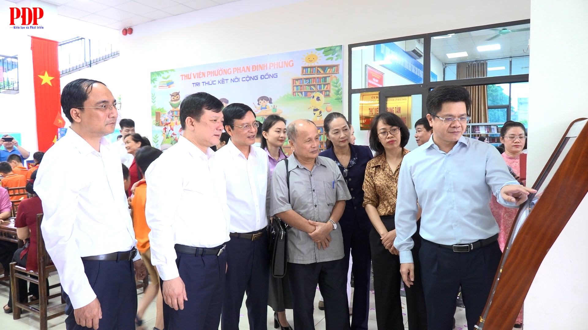 Phường Phan Đình Phùng ra mắt thư viện và Trung tâm sinh hoạt Văn hoá cộng đồng