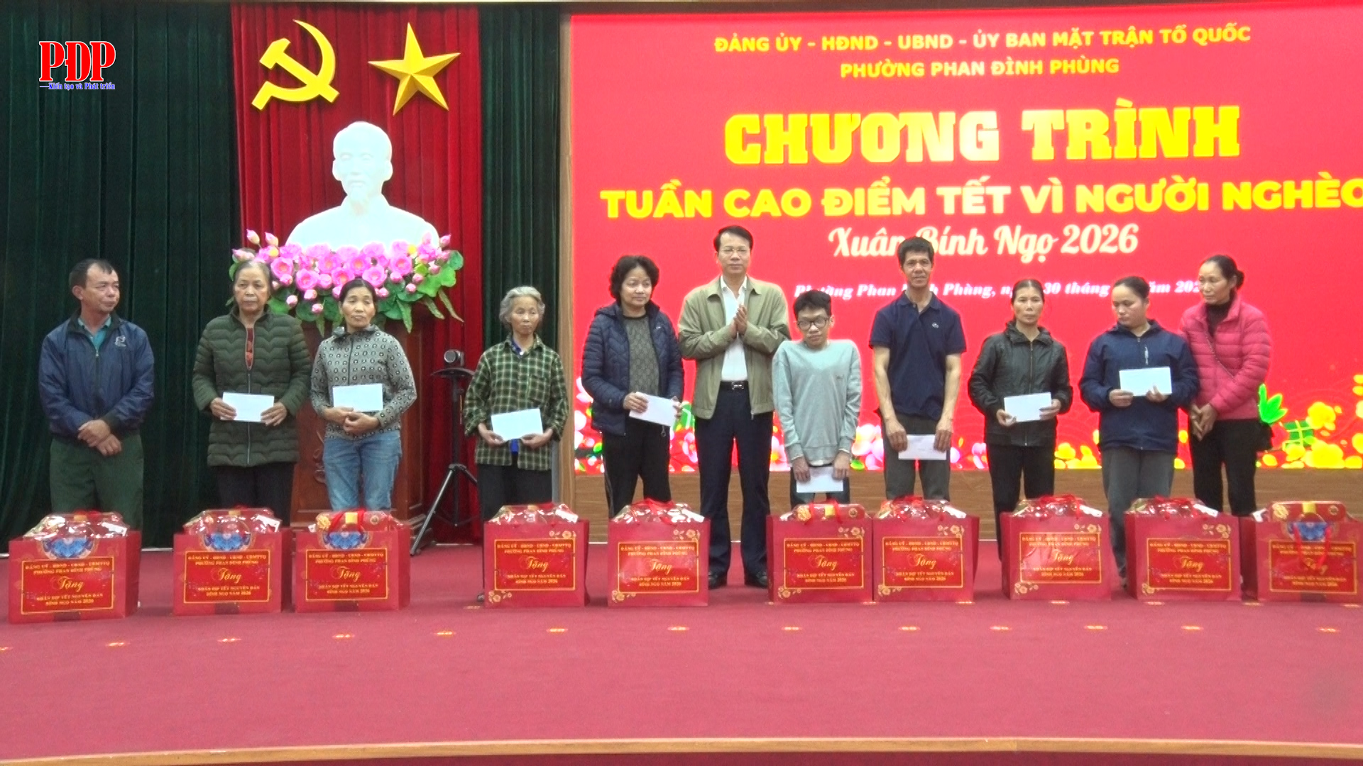 Tết sẻ chia - Ấm lòng người nghèo phường Phan Đình Phùng