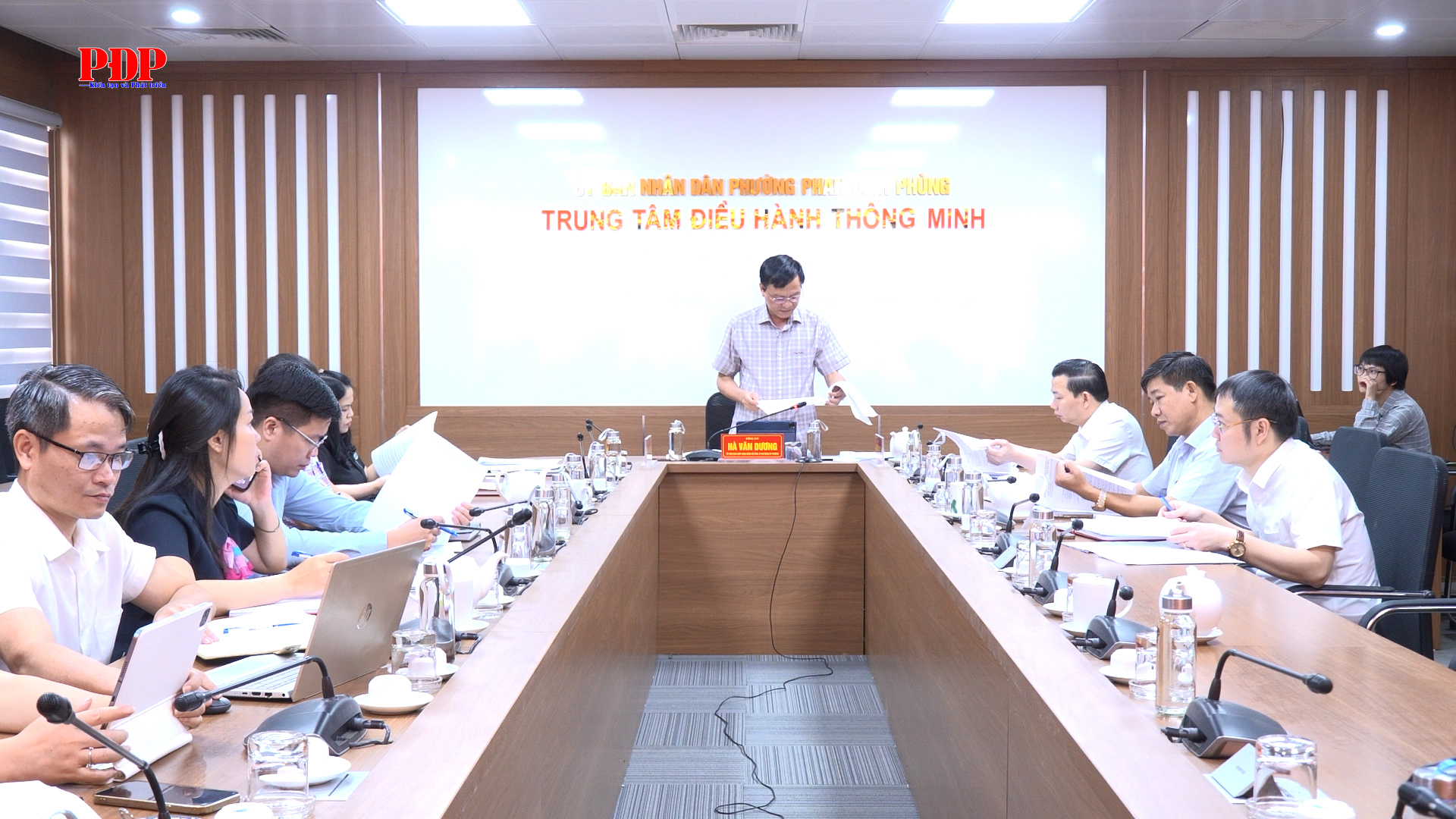 Thường trực Đảng ủy phường Phan Đình Phùng giao ban, cho ý kiến vào nhiều nội dung quan trọng.