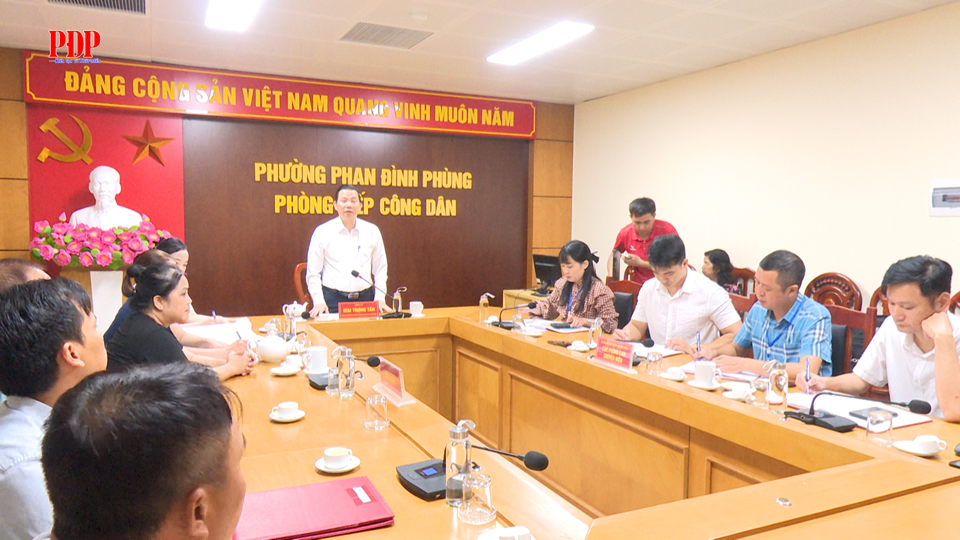 Đồng chí Chủ tịch UBND phường Phan Đình Phùng tiếp công dân định kỳ tháng 8/2026