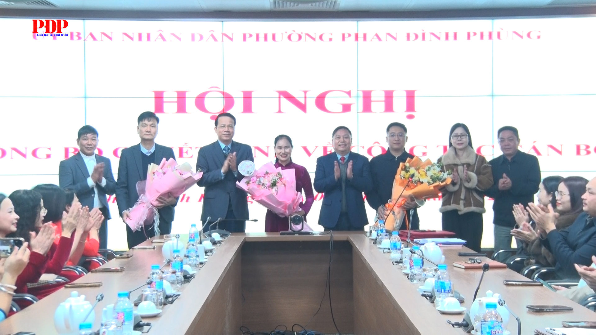 Phường Phan Đình Phùng công bố các Quyết định về công tác cán bộ.