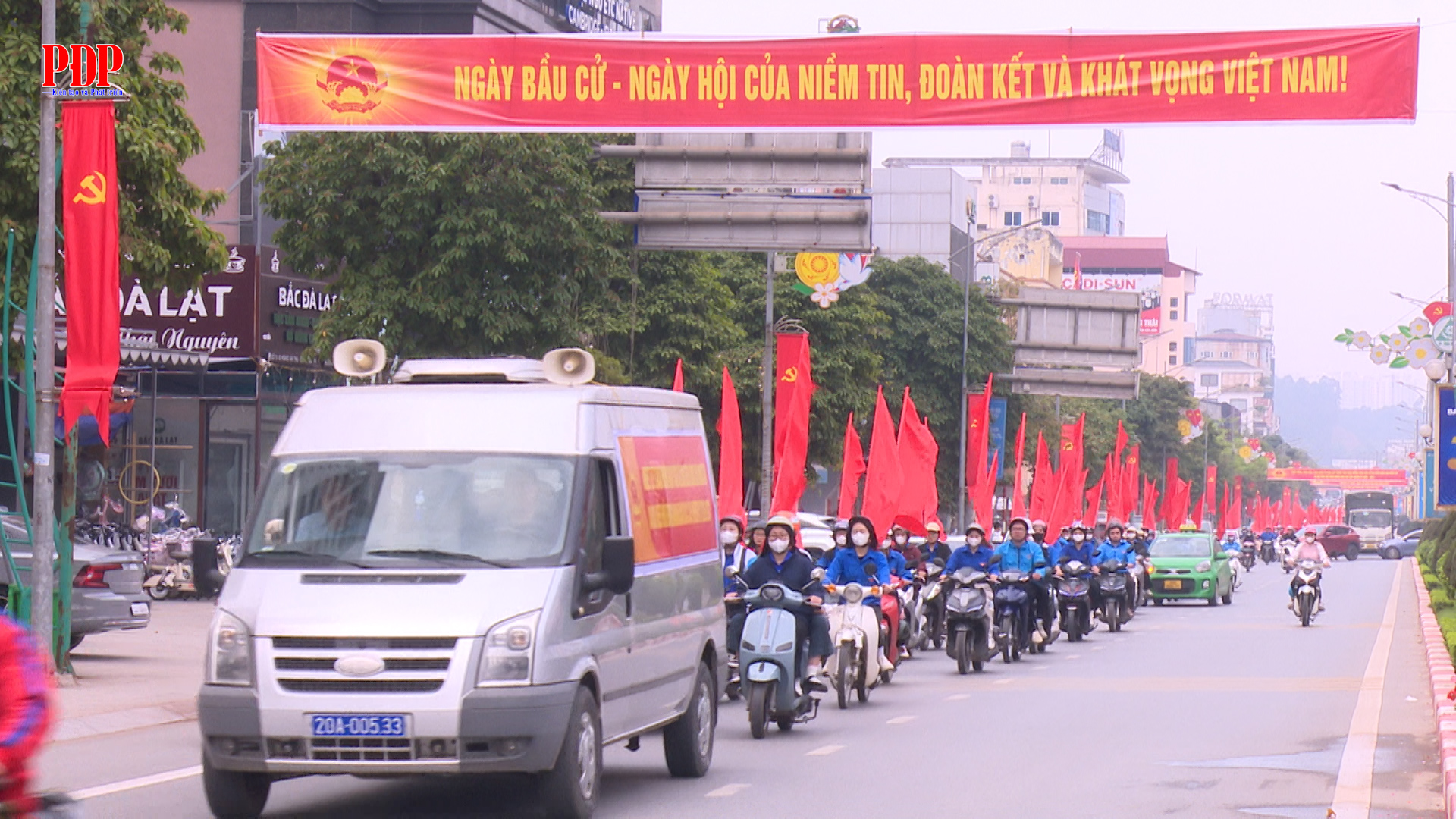 Phường Phan Đình Phùng tuyên truyền lưu động chào mừng Ngày bầu cử đại biểu Quốc Hội khoá XVI và đại biểu HĐND các cấp, nhiệm kỳ 2026-2031