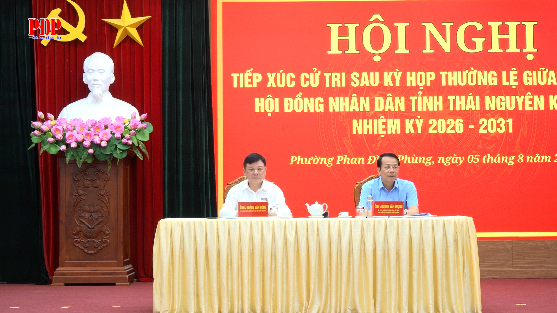 Đại biểu Hội đồng nhân dân tỉnh Thái Nguyên tiếp xúc cử tri phường Phan Đình Phùng.