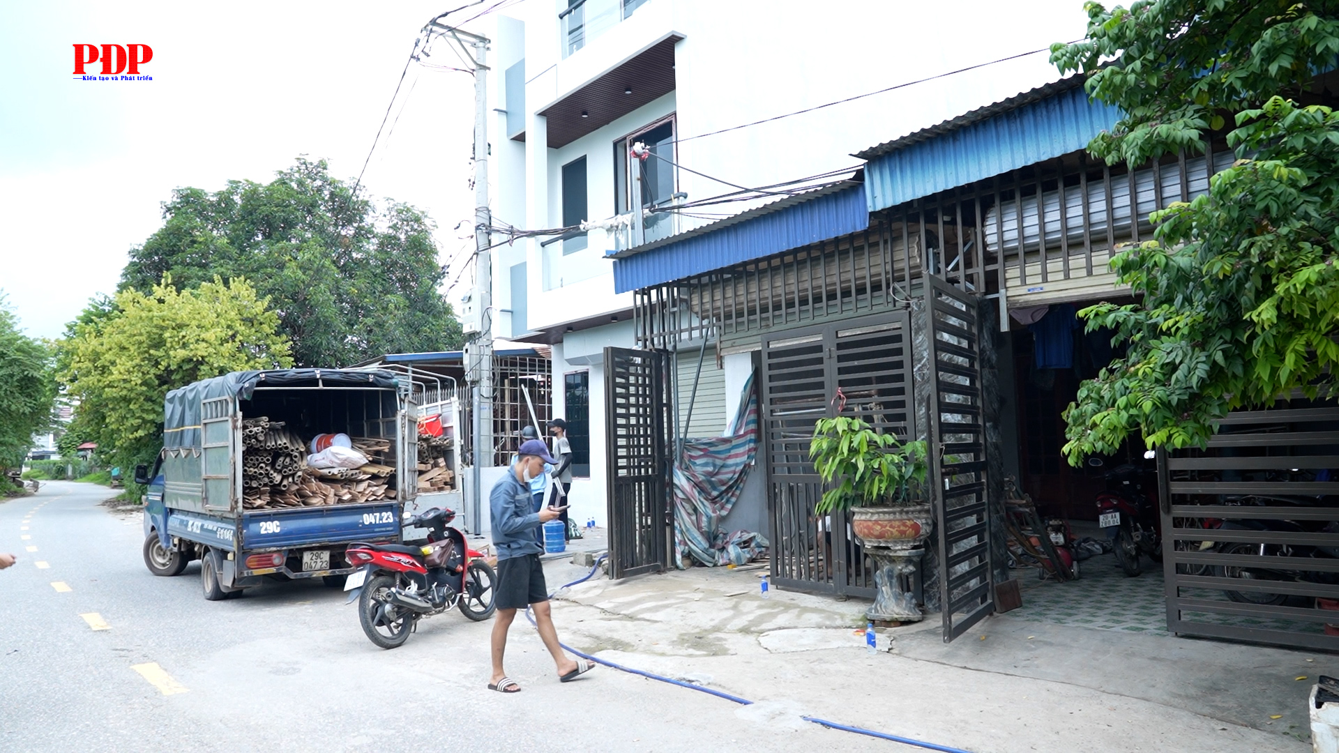Phường Phan Đình Phùng tiếp tục rà soát, xử lý các trường hợp xây dựng trái quy định trong phạm vi thự hiện Dự án xây dựng tuyến đê Hữu cầu.