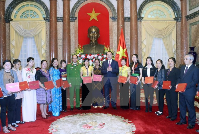 Chủ tịch nước gặp mặt gương điển hình trong phòng, chống ma túy