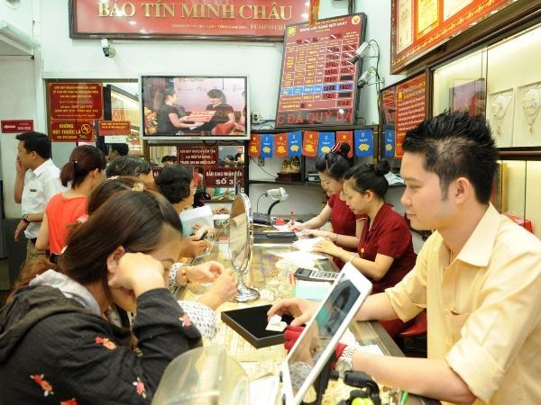 Giá vàng SJC tăng nhẹ, chênh lệch với thế giới gần 5 triệu đồng