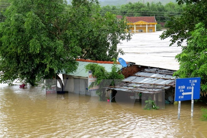 Lâm Đồng tích cực tìm kiếm nạn nhân bị lũ cuốn mất tích