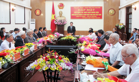 Gặp mặt các Giáo sư, Nhà giáo Nhân dân