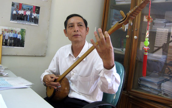 Người gìn giữ, lưu truyền sắc chàm quê hương