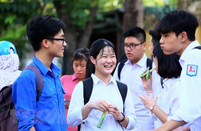 Hà Nội hạ điểm chuẩn vào lớp 10 THPT chuyên và chương trình song bằng