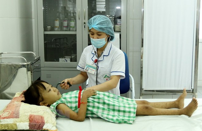 Thời tiết nắng nóng cần chú ý đảm bảo sức khỏe người già và trẻ em