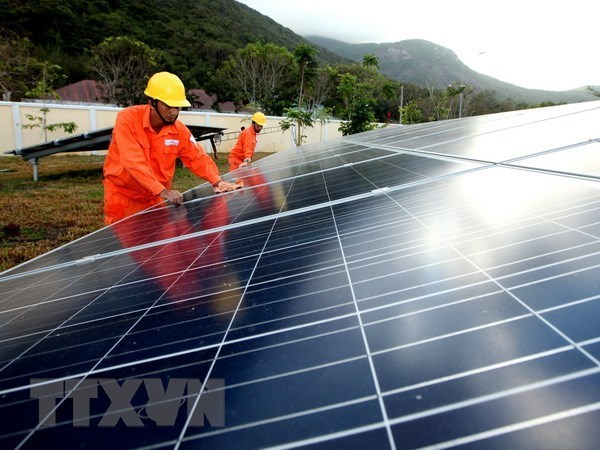 Tập đoàn EVN ký được nhiều hợp đồng mua bán điện Mặt Trời