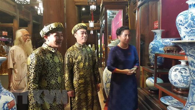 Trưng bày sắc gốm Bát Tràng tại di tích Văn Miếu-Quốc Tử Giám