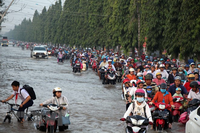 Cần Thơ: Triều cường tiếp tục dâng cao, nguy cơ vỡ đê trên sông Hậu