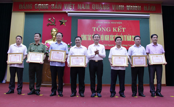 Tổng kết Hội nghị xúc tiến đầu tư của tỉnh: Khen thưởng 42 tập thể, cá nhân 