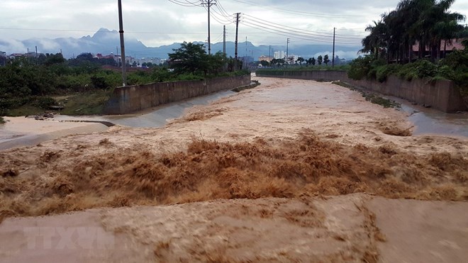 Ứng phó với mưa lớn ở Bắc Bộ và lũ ở Đồng bằng sông Cửu Long