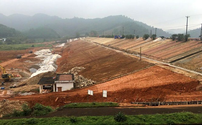 Bảo đảm an toàn hồ, đập trong mùa mưa bão 