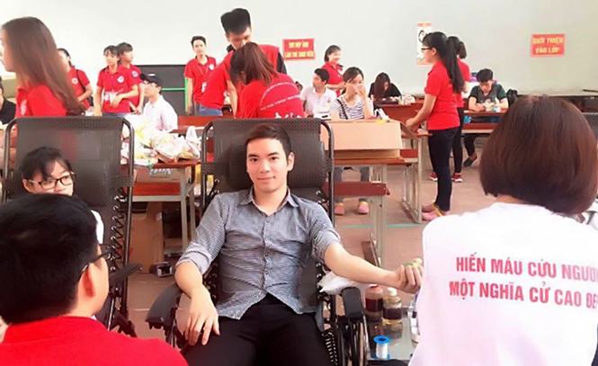 Trên 800 cán bộ, đoàn viên, sinh viên tham gia hiến máu tình nguyện 