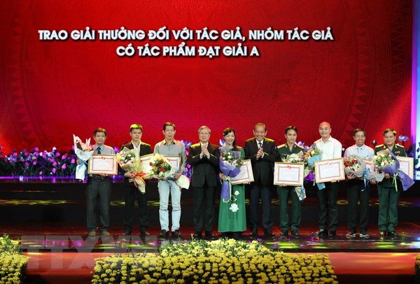 8 giải A sáng tác theo chủ đề học, làm theo gương Chủ tịch Hồ Chí Minh