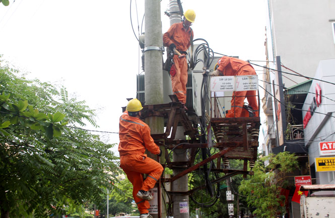 Đảm bảo cấp điện ổn định trong mùa nắng nóng 