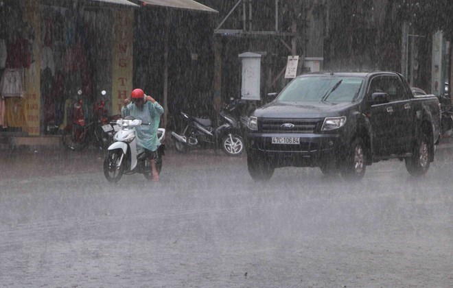 Bắc Bộ tiếp tục mưa dông, miền núi nguy cơ cao sạt lở và lũ quét