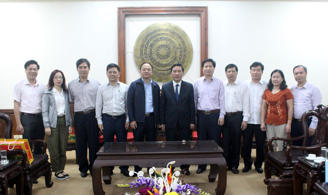 Lãnh đạo UBND tỉnh làm việc với Viện Kinh tế Nông nghiệp hữu cơ 