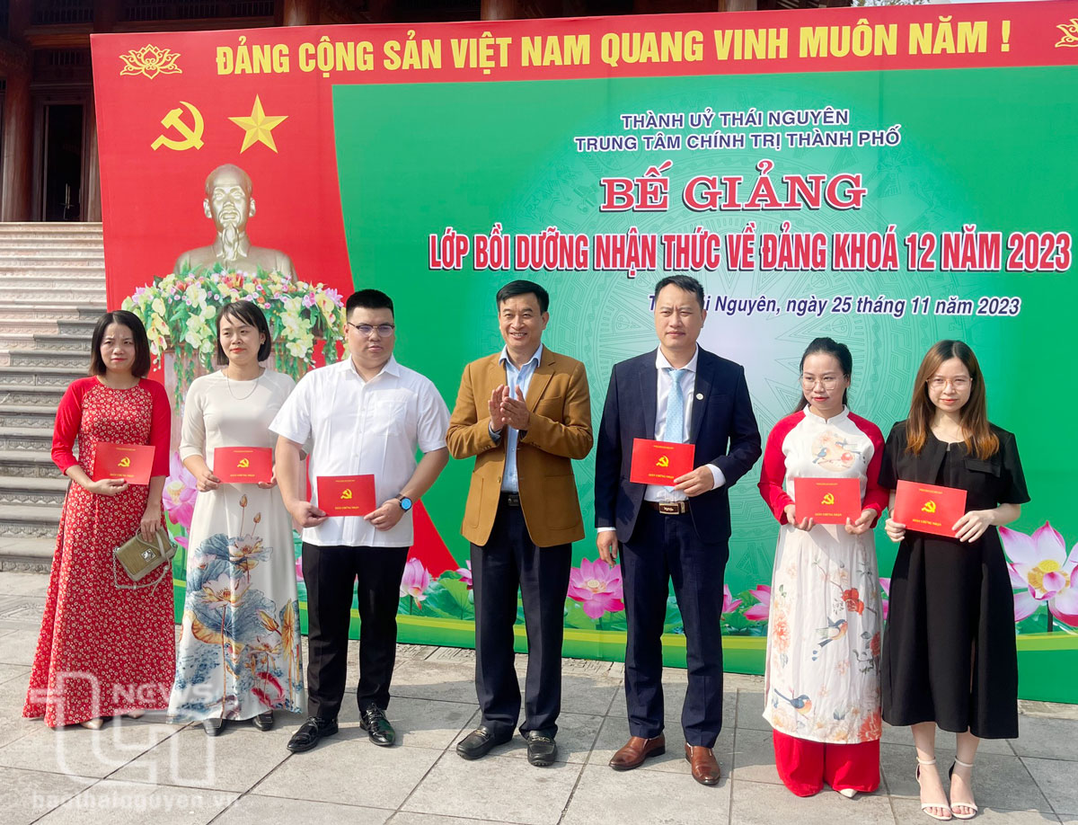 TP. Thái Nguyên quan tâm tạo nguồn, kết nạp đảng viên mới