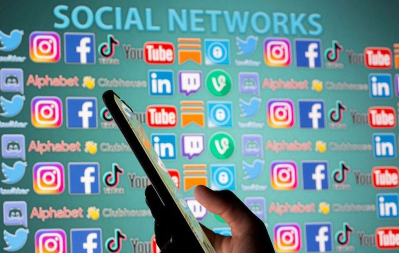 Nghệ sĩ, trí thức hãy là tấm gương ứng xử trên mạng xã hội