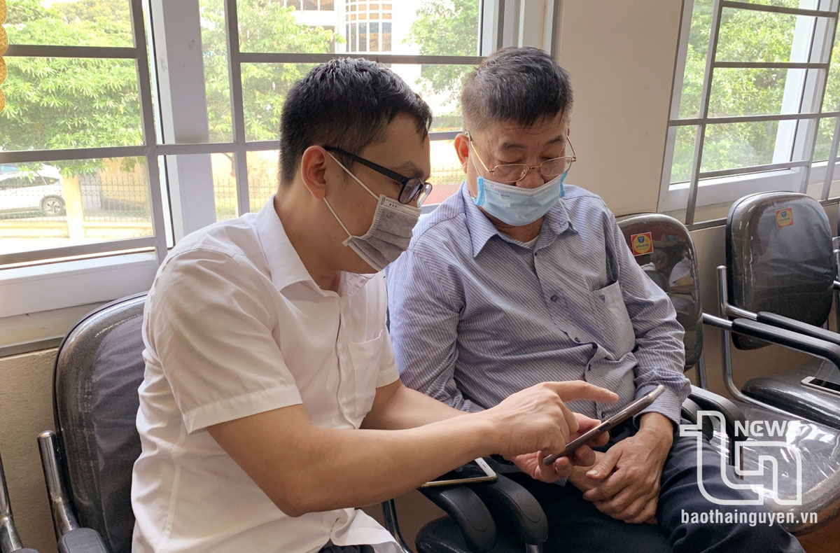 Trên 89% đảng viên cài đặt Sổ tay điện tử