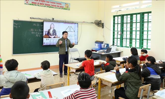 Bộ Giáo dục và Đào tạo đề xuất tuyển dụng giáo viên trình độ cao đẳng 