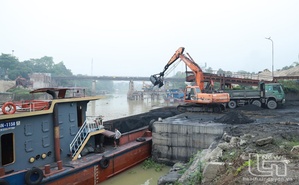 Phổ Yên siết chặt quản lý đường thủy nội địa