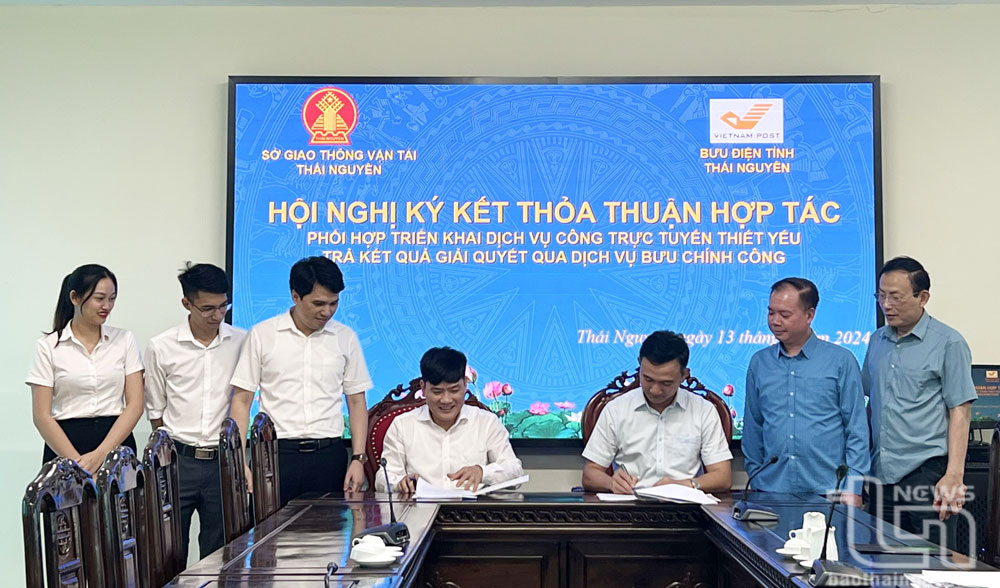 Ký thỏa thuận hợp tác phối hợp triển khai dịch vụ công trực tuyến