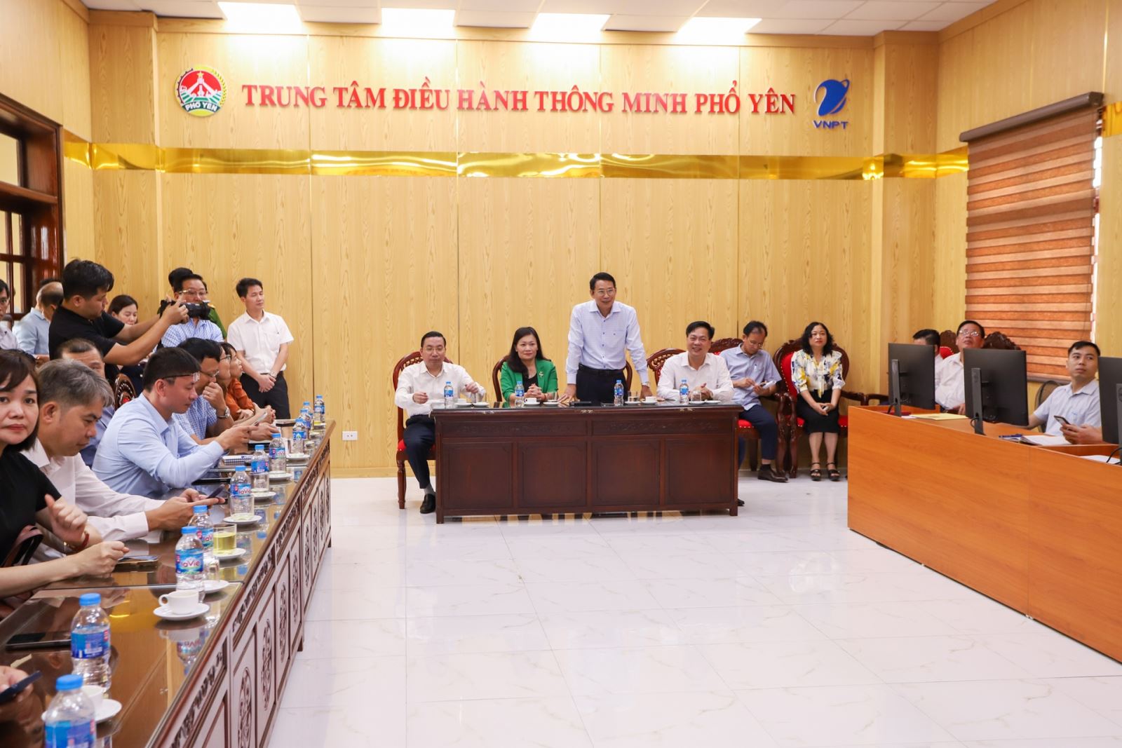 Trao đổi, chia sẻ kinh nghiệm chuyển đổi số với Đoàn công tác tỉnh Khánh Hòa