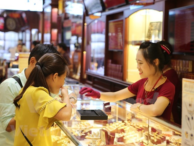 Giá vàng SJC và Bảo Tín Minh Châu sụt giảm tới 180.000 đồng mỗi lượng