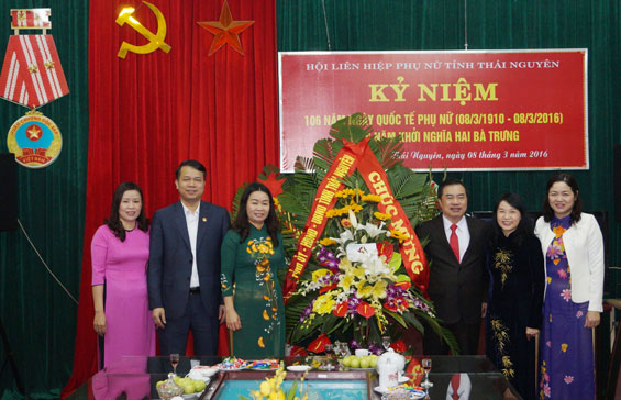 Lãnh đạo tỉnh chúc mừng Hội Liên hiệp Phụ nữ tỉnh nhân ngày 8-3