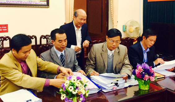 Tiếp nhận hồ sơ người ứng cử đại biểu Quốc hội khóa XIV và đại biểu HĐND tỉnh