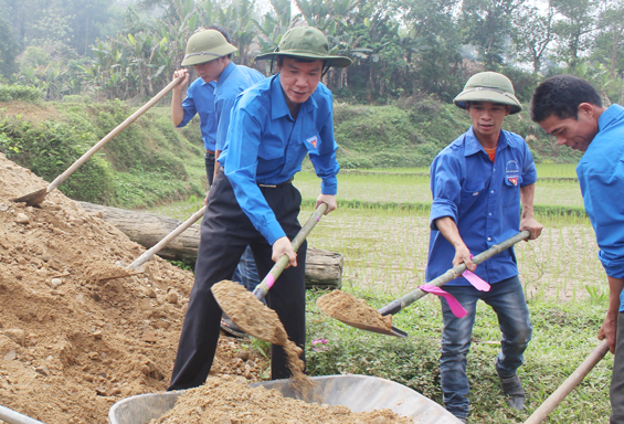 Chủ động, xung kích, sáng tạo tham gia các phong trào